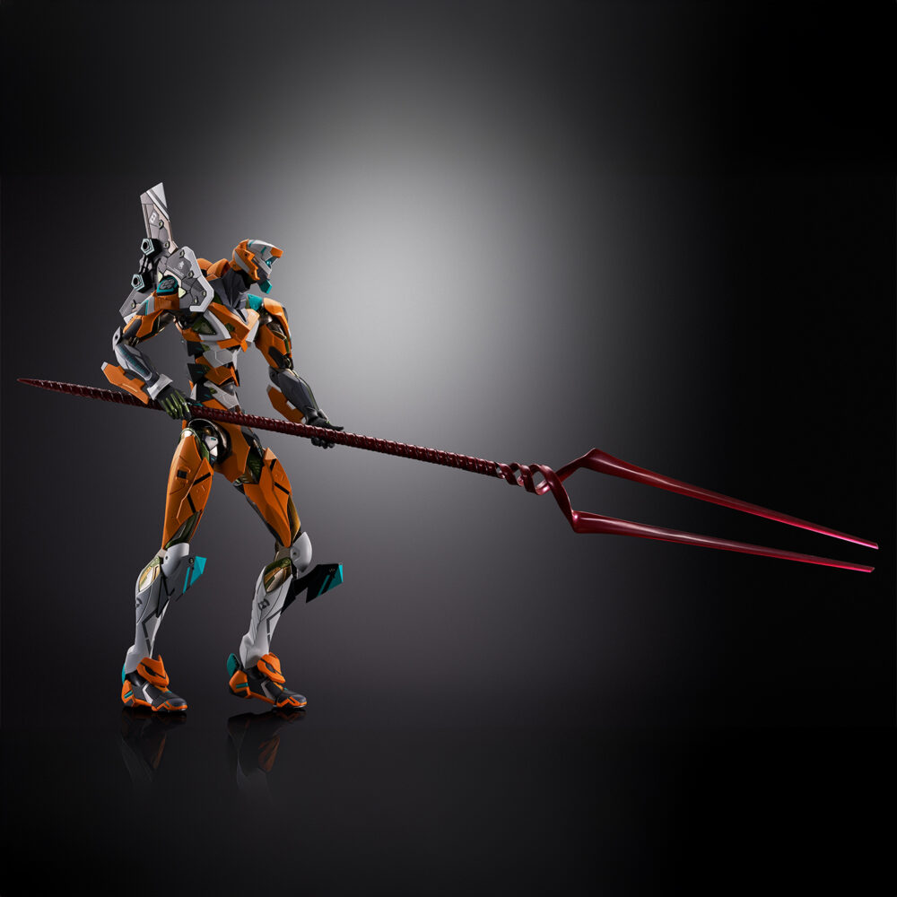 Eva unit 00 / unit 00 modified with the spear of gaius evangelion metal build.  para celebrar el 30. ° aniversario de la serie evangelion , bandai spirits presenta una edición especial metal build eva unit 00 / unit 00 modified , completa con la icónica lanza de longinus y una base de exhibición conmemorativa. Este set de figuras premium incluye la unidad eva 00, fielmente elaborada con detalles intrincados y articulación dinámica. Incluye una lanza de longino recién esculpida, de aproximadamente 380 mm de longitud, mejorada con piezas transparentes y pintura metálica para un acabado de lujo. El set también incluye una base de exhibición negra personalizada, adornada con el logo del 30. º aniversario en lámina holográfica, piezas especiales para sujetar la lanza y articulaciones para poses aéreas. Imprescindible para los coleccionistas de evangelion, este lanzamiento conmemorativo combina artesanía de alta gama con accesorios exclusivos para crear una pieza central inolvidable.