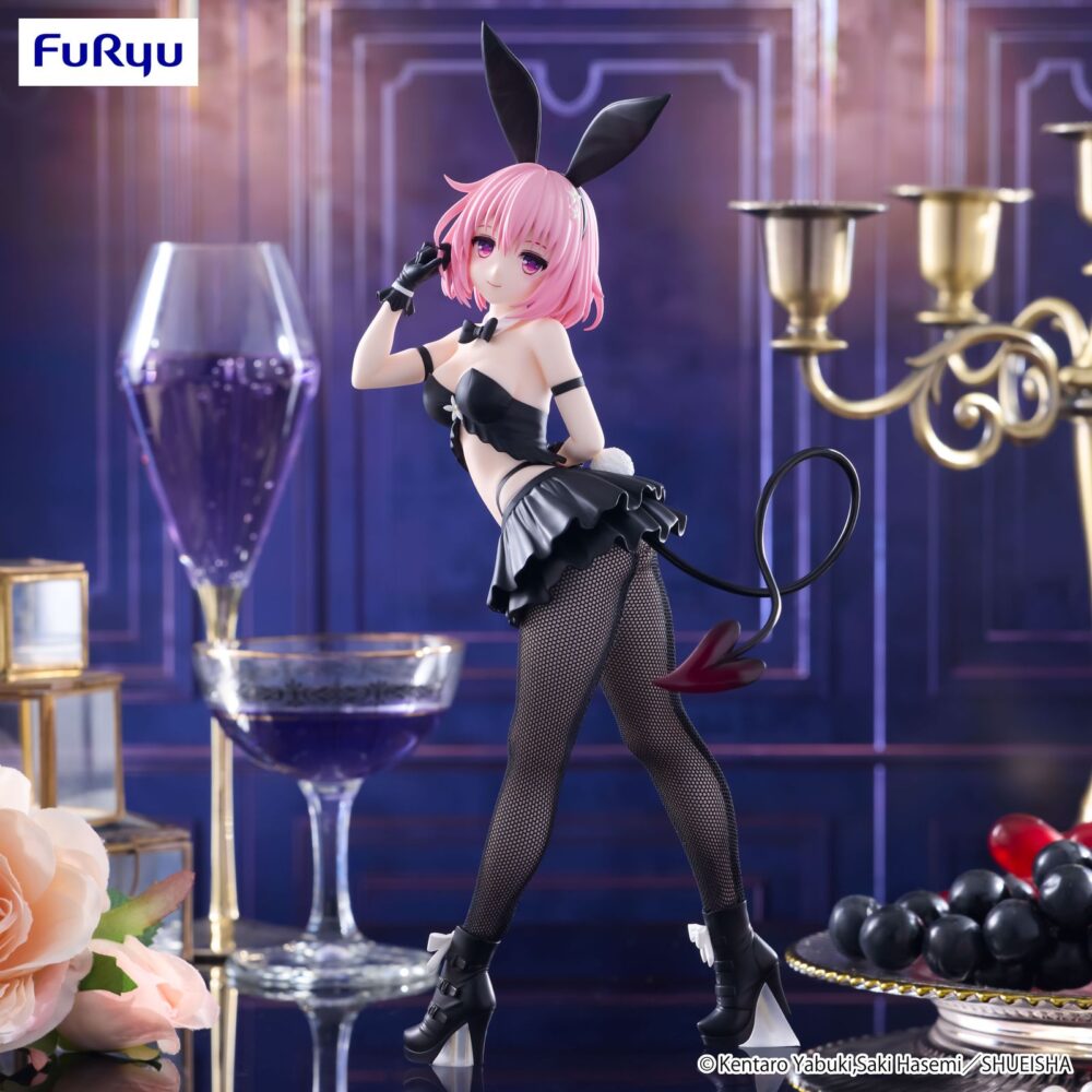 Momo belia deviluke to love-ru darkness bicute bunnies. Furyu presenta la figura bicute bunnies de momo belia deviluke, personaje de "to love ru darkness". Mide 27 cm y está elaborada en atbc-pvc, abs y fibras de poliéster para sus medias realistas y acabados textiles, con un diseño de traje negro detallado al estilo conejita y una larga cola con punta de corazón.