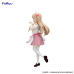 TSUMUGI KOTOBUKI K-ON TRIO-TRY-IT. Furyu introduce en su colección Trio-Try-iT la figura de Tsumugi Kotobuki, una de las cantantes del anime "K-ON!". Fabricada en ATBC-PVC y ABS, mide aproximadamente 22 cm de alto y presenta un acabado de gran calidad. Posando con su cabello al viento y su pierna flexionada con una expresión alegre, tal como se caracteriza su personaje.
