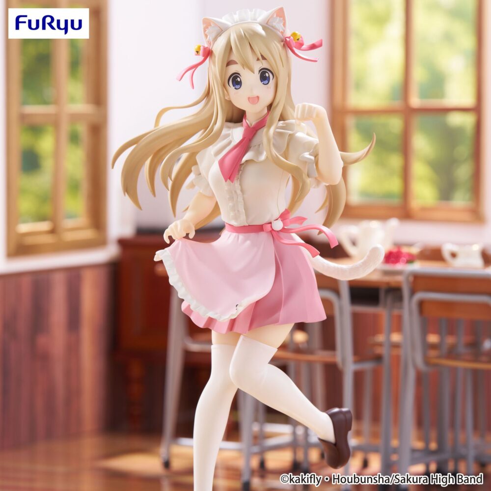 Tsumugi kotobuki k-on trio-try-it. Furyu introduce en su colección trio-try-it la figura de tsumugi kotobuki, una de las cantantes del anime "k-on! ". Fabricada en atbc-pvc y abs, mide aproximadamente 22 cm de alto y presenta un acabado de gran calidad. Posando con su cabello al viento y su pierna flexionada con una expresión alegre, tal como se caracteriza su personaje.