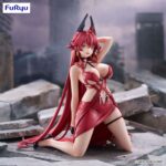 RED HOOD: NONSENSE RED GODDESS OF VICTORY: NIKKE NOODLES STOPPER. Furyu presenta la figura Noodle Stopper de Red Hood: Nonsense Red, basada en su aparición en el videojuego "Goddess of Victory: Nikke". Mide 12 cm y está elaborada en ATBC-PVC. Se presenta de rodillas con una pose seductora y un traje borgoña con detalles negros.
