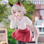 CERREN CHAN UMA MUSUME PRETTY DERBY TTRIO-TRY-IT. Furyu suma a su catálogo Trio-Try-iT la figura de Curren Chan, el ángel de los selfies de "Umamusume: Pretty Derby". Fabricada en ATBC-PVC y ABS, mide 19 cm de alto, saludando con una pose tierna y encantadora siendo fiel a la naturaleza de su personaje.