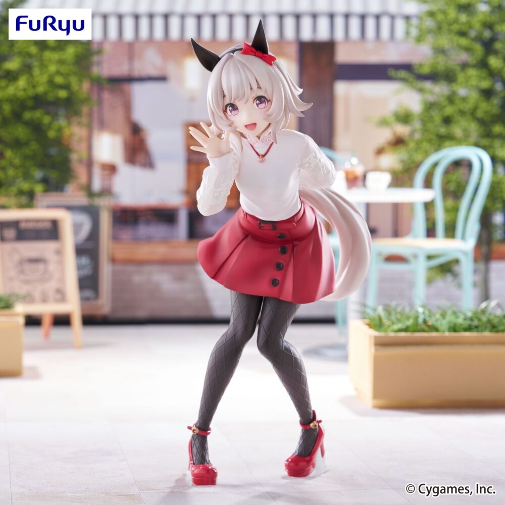 Cerren chan uma musume pretty derby ttrio-try-it. Furyu suma a su catálogo trio-try-it la figura de curren chan, el ángel de los selfies de "umamusume: pretty derby". Fabricada en atbc-pvc y abs, mide 19 cm de alto, saludando con una pose tierna y encantadora siendo fiel a la naturaleza de su personaje.