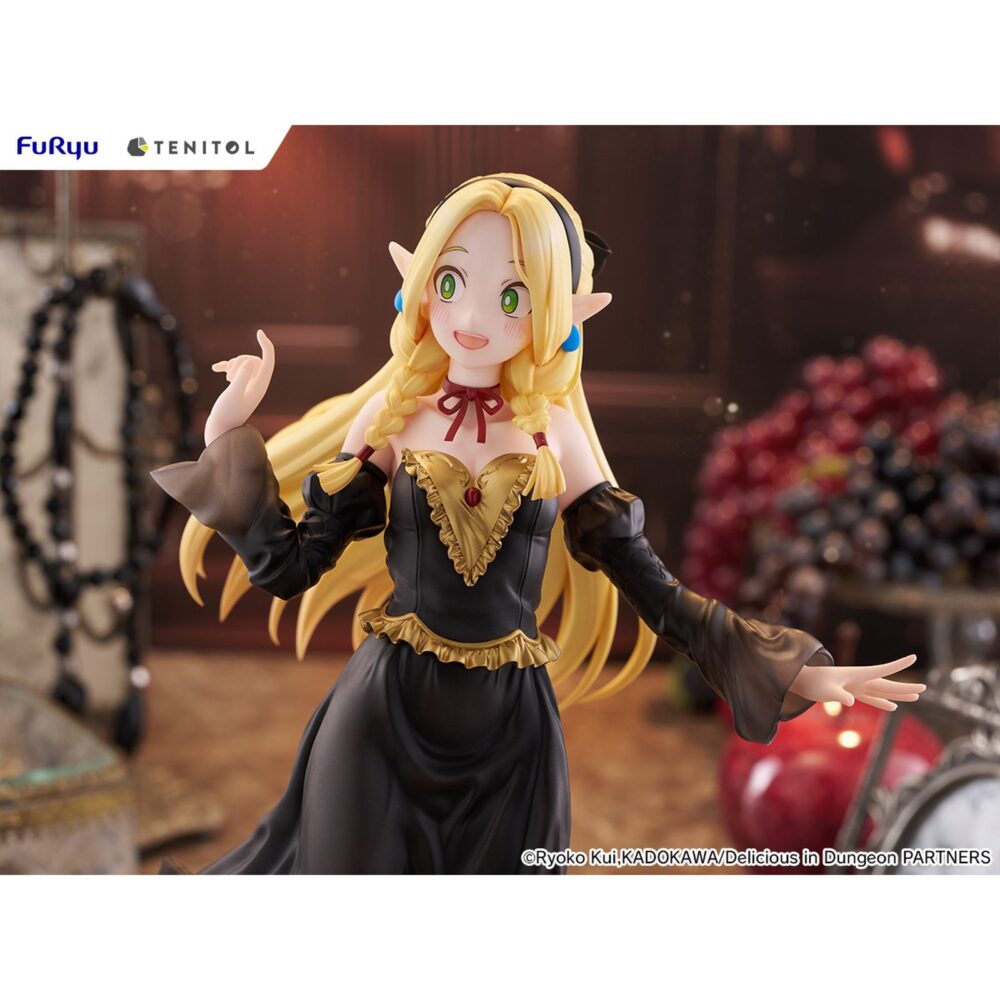 Marcille donato dress style version delicious in dungeon tenitol tall. Furyu añade a su colección tenitol tall la figura de marcille donato con un vestido negro y detalles dorados, un diseño original exclusivo para la marca. Está basada en su aparición en el anime "delicious in dungeon" ("tragones y mazmorras" en españa) y muestra a la elfo de una manera muy dinámica y lujosa gracias a los detalles del pelo y la ropa. La figura mide aproximadamente 28 cm y cuenta con una base circular transparente que le aporta estabilidad.