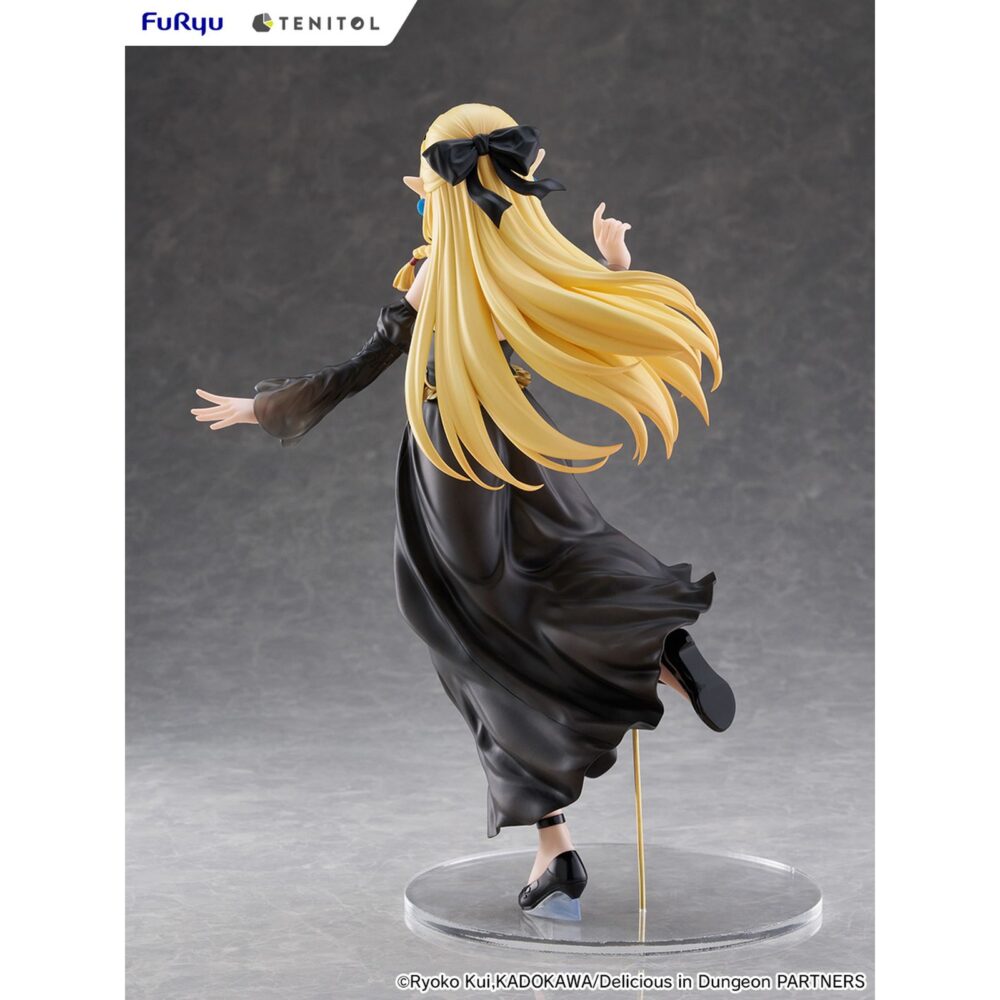 Marcille donato dress style version delicious in dungeon tenitol tall. Furyu añade a su colección tenitol tall la figura de marcille donato con un vestido negro y detalles dorados, un diseño original exclusivo para la marca. Está basada en su aparición en el anime "delicious in dungeon" ("tragones y mazmorras" en españa) y muestra a la elfo de una manera muy dinámica y lujosa gracias a los detalles del pelo y la ropa. La figura mide aproximadamente 28 cm y cuenta con una base circular transparente que le aporta estabilidad.