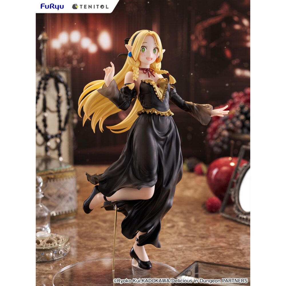 Marcille donato dress style version delicious in dungeon tenitol tall. Furyu añade a su colección tenitol tall la figura de marcille donato con un vestido negro y detalles dorados, un diseño original exclusivo para la marca. Está basada en su aparición en el anime "delicious in dungeon" ("tragones y mazmorras" en españa) y muestra a la elfo de una manera muy dinámica y lujosa gracias a los detalles del pelo y la ropa. La figura mide aproximadamente 28 cm y cuenta con una base circular transparente que le aporta estabilidad.