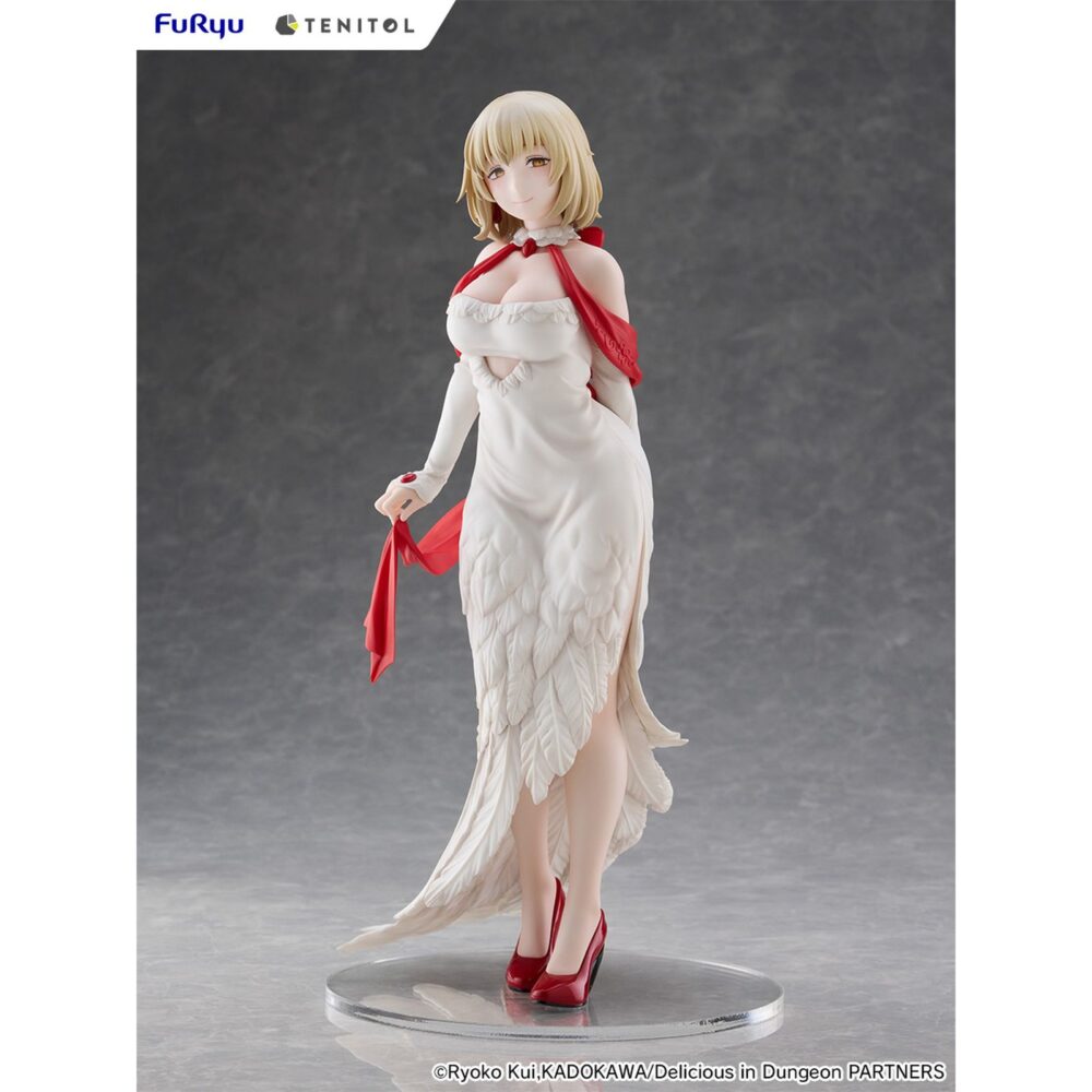 Falin touden dress style version delicious in dungeon tenitol tall. Furyu añade a su colección tenitol tall la figura de falin touden con un vestido inspirado en una quimera, un diseño original exclusivo para la marca. Está basada en su aparición en el anime "delicious in dungeon" ("tragones y mazmorras" en españa) y muestra a la maga de una manera elegante gracias a los detalles de la ropa. El rojo brillante del fular y de los zapatos, contrasta con el blanco del traje. La figura mide aproximadamente 30 cm y cuenta con una base circular transparente que le aporta estabilidad.