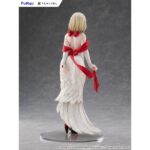 FALIN TOUDEN DRESS STYLE VERSION DELICIOUS IN DUNGEON TENITOL TALL. Furyu añade a su colección Tenitol Tall la figura de Falin Touden con un vestido inspirado en una quimera, un diseño original exclusivo para la marca. Está basada en su aparición en el anime "Delicious in Dungeon" ("Tragones y Mazmorras" en España) y muestra a la maga de una manera elegante gracias a los detalles de la ropa. El rojo brillante del fular y de los zapatos, contrasta con el blanco del traje. La figura mide aproximadamente 30 cm y cuenta con una base circular transparente que le aporta estabilidad.