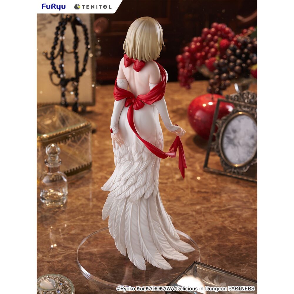 Falin touden dress style version delicious in dungeon tenitol tall. Furyu añade a su colección tenitol tall la figura de falin touden con un vestido inspirado en una quimera, un diseño original exclusivo para la marca. Está basada en su aparición en el anime "delicious in dungeon" ("tragones y mazmorras" en españa) y muestra a la maga de una manera elegante gracias a los detalles de la ropa. El rojo brillante del fular y de los zapatos, contrasta con el blanco del traje. La figura mide aproximadamente 30 cm y cuenta con una base circular transparente que le aporta estabilidad.