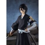 RUKIA KUCHIKI BLEACH POP UP PARADE SP. Good Smile Company suma a su colección Pop Up Parade la figura de Rukia Kuchiki, personaje de la serie anime "Bleach". Esta figura no articulada de aproximadamente 16 cm se presenta con base circular trasparente y destaca por su calidad a un precio accesible, conservando una representación fiel del personaje.