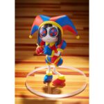 POMNI THE AMAZING DIGITAL CIRCUS POP UP PARADE. Good Smile Company suma a su línea Pop Up Parade la figura de Pomni, del popular programa de animación generada por ordenador "The Amazing Digital Circus". Con una altura aproximada de 11 cm, esta figura no articulada se presenta con su colorido traje y cuenta con una base circular transparente para exhibición. Ideal para exponer con JAX THE AMAZING DIGITAL CIRCUS NENDOROID (se venden por separado).