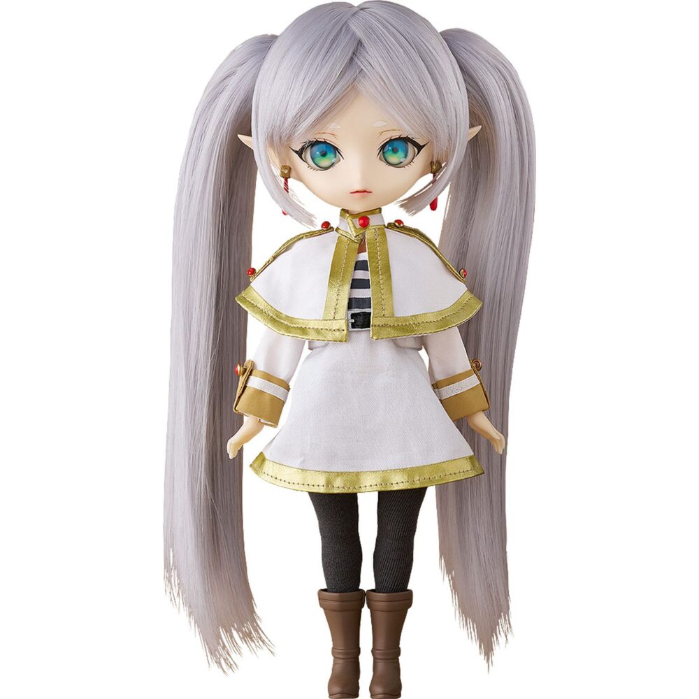 Frieren frieren: beyond journey´s end harmonia humming. Good smile company presenta una nueva incorporación a su línea harmonia humming con la muñeca de frieren, protagonista del anime "frieren: beyond journey's end". La figura de 23 cm ha sido cuidadosamente recreada con atención al detalle, incluyendo su peinado con cabello sintético, vestimenta de tela y ojos articulados, lo que permite ajustar la dirección de la mirada y la postura. Incluye: 1x base para exposición transparente, 1x par de botas, 1x capa, 1x medias y 1 vestido de tela. No se sostiene por sí sola, debe usarse el soporte incluido.