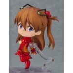 SHIKINAMI ASUKA LANGLEY PLUGSUIT VERSION EVANGELION 2.0 YOU CAN NOT ADVENCE NENDOROID. Good Smile presenta la figura articulada Nendoroid de Asuka Shikinami Langley con su traje de pruebas, inspirada en la película de animación "Evangelion: 2.0 You Can (Not) Advance" (perteneciente a la tetralogía "Rebuild of Evangelion"). Incluye: 3x placas faciales intercambiables (sonrojada, guiñando un ojo y sonriente),1x teléfono móvil y otras piezas opcionales para diferentes poses. Mide aproximadamente 10 cm de alto y viene con base expositora transparente incluida.