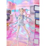 OMGKAWAIIANGEL NEEDY STREAMER OVERLOAD FIGMA. Good Smile Company incorpora a su colección Figma la figura de OMG Kawaii Angel, la protagonista del videojuego "Needy Streamer Overload". Esta figura articulada de 15 cm de altura incluye 4x placas faciales (sonriente, alegre, guiñando un ojo y asustada), 1x gato y 6x manos intercambiables. Se presenta con su característico traje azul (decorado con lazos y corazones) y las típicas coletas que le aportan dinamismo. Como parte de la colección cuenta con su base hexagonal semitransparente con el logotipo de Figma.