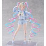 OMGKAWAIIANGEL NEEDY STREAMER OVERLOAD FIGMA. Good Smile Company incorpora a su colección Figma la figura de OMG Kawaii Angel, la protagonista del videojuego "Needy Streamer Overload". Esta figura articulada de 15 cm de altura incluye 4x placas faciales (sonriente, alegre, guiñando un ojo y asustada), 1x gato y 6x manos intercambiables. Se presenta con su característico traje azul (decorado con lazos y corazones) y las típicas coletas que le aportan dinamismo. Como parte de la colección cuenta con su base hexagonal semitransparente con el logotipo de Figma.