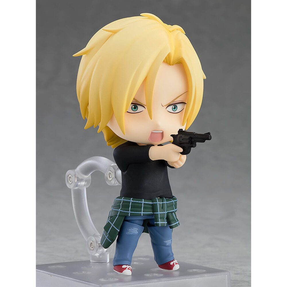 Ash lynx banana fish nendoroid. Orange rouge reincorpora a su línea nendoroid la figura de ash lynx, protagonista del anime "banana fish". Esta figura articulada de aproximadamente 10 cm incluye 3x placas faciales (expresión estándar, gritando y sonriendo), 1x colgante, 1x pistola y 1x cuchillo, ideales para recrear escenas tanto de acción como del día a día. Viene con base transparente para exposición.