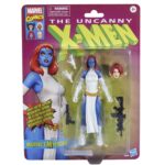 MYSTIQUE X-MEN MARVEL LEGENDS SERIES.Hasbro presenta dentro de la colección Marvel Legends Series esta figura articulada de Marvel's Mystique (conocida como Mística en España) inspirada en su aparición en la historia de "X-Men" de la colección Marvel Comics. Mide aproximadamente 15 cm y cuenta con más de 20 puntos de articulación para recrear poses dinámicas. Incluye: 2x manos intercambiables, 1x cabeza alternativa que la muestra transformada en Jean Grey y 2x armas. Destaca su diseño fiel al personaje con un acabado premium y presentación tipo blíster con estética retro. UNIDADES LIMITADAS.