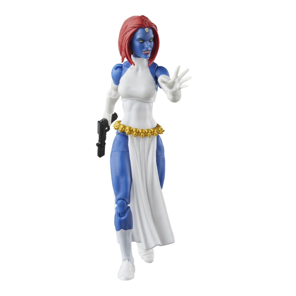 Mystique x-men marvel legends series. Hasbro presenta dentro de la colección marvel legends series esta figura articulada de marvel's mystique (conocida como mística en españa) inspirada en su aparición en la historia de "x-men" de la colección marvel comics. Mide aproximadamente 15 cm y cuenta con más de 20 puntos de articulación para recrear poses dinámicas. Incluye: 2x manos intercambiables, 1x cabeza alternativa que la muestra transformada en jean grey y 2x armas. Destaca su diseño fiel al personaje con un acabado premium y presentación tipo blíster con estética retro. Unidades limitadas.