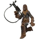 CHEWBACCA VINTAGE COLLECTION STAR WARS RETURN OF THE JEDI. Hasbro suma a su colección The Vintage Collection la figura articulada de Chewbacca, inspirada en su aparición en la película "Star Wars: A New Hope" (o "Star Wars: Una nueva esperanza" en España). Mide 9,5 cm de altura e incluye 1x ballesta como accesorio. Se presenta en un blíster estilo vintage. UNIDADES LIMITADAS.
