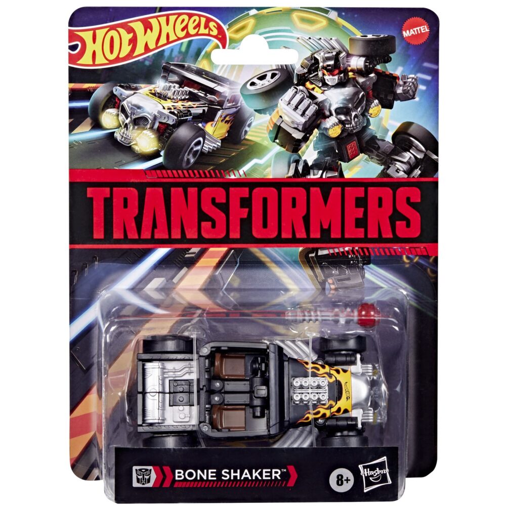 Bone shaker transformers collaborative hot weels x transformers. Hasbro añade a su colección transformers collaborative esta figura del icónico vehículo bone shaker de la marca hot wheels. Mide 12,5 cm y se convierte de vehículo a robot en 22 pasos. En el modo coche cuenta con una intimidante decoración de llamas y su inconfundible parachoques frontal con forma de calavera. Incluye 1x palanca de cambios con forma de maza que puede fijarse en ambos modos y que le proporciona un aspecto amenazante. Unidades limitadas.