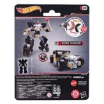 BONE SHAKER TRANSFORMERS COLLABORATIVE HOT WEELS X TRANSFORMERS. Hasbro añade a su colección Transformers Collaborative esta figura del icónico vehículo Bone Shaker de la marca Hot Wheels. Mide 12,5 cm y se convierte de vehículo a robot en 22 pasos. En el modo coche cuenta con una intimidante decoración de llamas y su inconfundible parachoques frontal con forma de calavera. Incluye 1x palanca de cambios con forma de maza que puede fijarse en ambos modos y que le proporciona un aspecto amenazante. UNIDADES LIMITADAS.