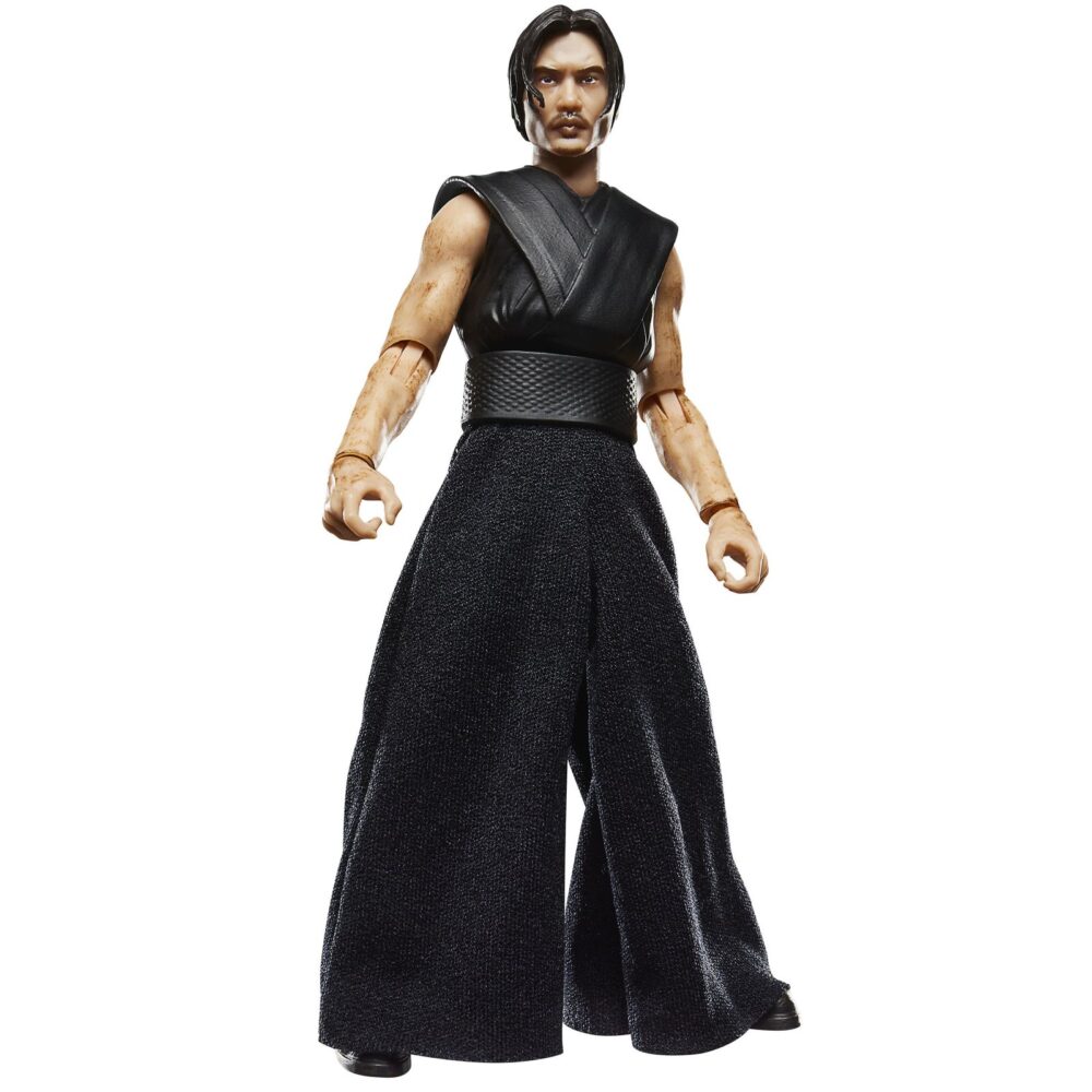 The stranger qimir black series star wars the acolyte. Hasbro incorpora a la colección the black series esta figura premium de "el extraño", también conocido como qimir, inspirada en su aparición la serie "star wars: the acolyte" ("star wars: el acólito" en españa). Mide aproximadamente 15 cm y presenta un diseño fiel al personaje, con acabados de alta calidad y múltiples puntos de articulación. Incluye 2x sables de luz (uno largo y uno corto) y 1x cabeza intercambiable con su terrorífico casco. Se presenta en una caja con ventana. Unidades limitadas.