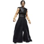 THE STRANGER QIMIR BLACK SERIES STAR WARS THE ACOLYTE. Hasbro incorpora a la colección The Black Series esta figura premium de "El Extraño", también conocido como Qimir, inspirada en su aparición la serie "Star Wars: The Acolyte" ("Star Wars: El Acólito" en España). Mide aproximadamente 15 cm y presenta un diseño fiel al personaje, con acabados de alta calidad y múltiples puntos de articulación. Incluye 2x sables de luz (uno largo y uno corto) y 1x cabeza intercambiable con su terrorífico casco. Se presenta en una caja con ventana. UNIDADES LIMITADAS.