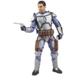 JANGO FETT BLACK SERIES STAR WARS ATTACK OF THE CLONES. Hasbro incorpora a la colección The Black Series esta figura premium de Jango Fett, el cazarrecompensas mandaloriano, inspirada en su aparición película "Star Wars: Attack of the Clones" ("Star Wars: El Ataque de los Clones" en España). Mide aproximadamente 15 cm y presenta un diseño fiel al personaje, con acabados de alta calidad y múltiples puntos de articulación. Incluye 1x casco extraíble, 1x mochila propulsora y 2x blásters. Se presenta en una caja con ventana. UNIDADES LIMITADAS.