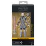 ASAJJ VENTRESS BLACK SERIES STAR WARS ATTACK OF THE CLONES. Hasbro incorpora a la colección The Black Series esta figura premium de la polifacética mujer dathomiriana Asajj Ventress, inspirada en su aparición la serie animada "Star Wars: The Clone Wars". Mide aproximadamente 15 cm y presenta un diseño fiel al personaje, con acabados de alta calidad y múltiples puntos de articulación. Incluye 2x sables de luz y 1x casco extraíble. Se presenta en una caja con ventana. UNIDADES LIMITADAS.