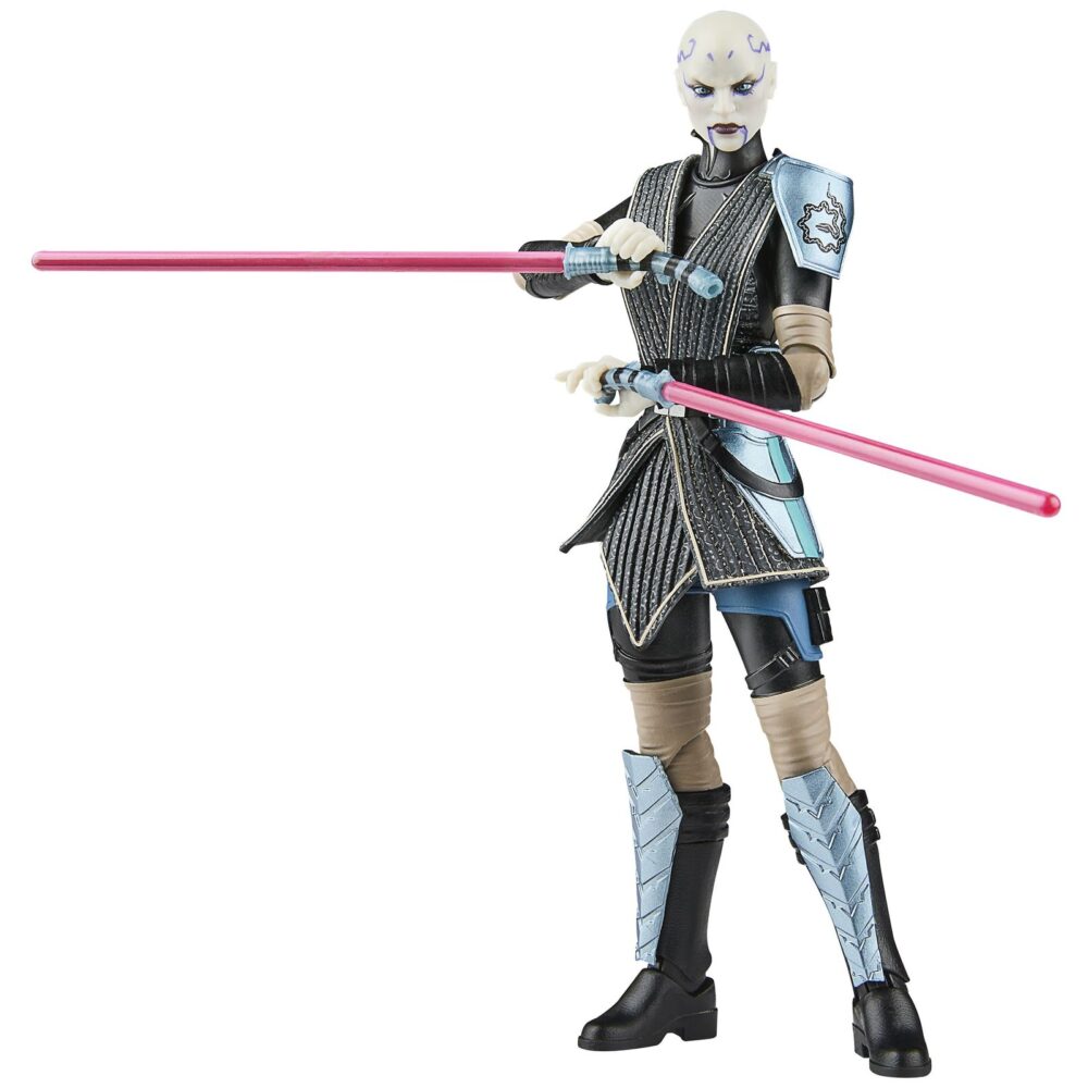 Asajj ventress black series star wars attack of the clones. Hasbro incorpora a la colección the black series esta figura premium de la polifacética mujer dathomiriana asajj ventress, inspirada en su aparición la serie animada "star wars: the clone wars". Mide aproximadamente 15 cm y presenta un diseño fiel al personaje, con acabados de alta calidad y múltiples puntos de articulación. Incluye 2x sables de luz y 1x casco extraíble. Se presenta en una caja con ventana. Unidades limitadas.