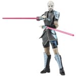 ASAJJ VENTRESS BLACK SERIES STAR WARS ATTACK OF THE CLONES. Hasbro incorpora a la colección The Black Series esta figura premium de la polifacética mujer dathomiriana Asajj Ventress, inspirada en su aparición la serie animada "Star Wars: The Clone Wars". Mide aproximadamente 15 cm y presenta un diseño fiel al personaje, con acabados de alta calidad y múltiples puntos de articulación. Incluye 2x sables de luz y 1x casco extraíble. Se presenta en una caja con ventana. UNIDADES LIMITADAS.