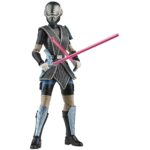 ASAJJ VENTRESS BLACK SERIES STAR WARS ATTACK OF THE CLONES. Hasbro incorpora a la colección The Black Series esta figura premium de la polifacética mujer dathomiriana Asajj Ventress, inspirada en su aparición la serie animada "Star Wars: The Clone Wars". Mide aproximadamente 15 cm y presenta un diseño fiel al personaje, con acabados de alta calidad y múltiples puntos de articulación. Incluye 2x sables de luz y 1x casco extraíble. Se presenta en una caja con ventana. UNIDADES LIMITADAS.