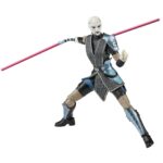 ASAJJ VENTRESS BLACK SERIES STAR WARS ATTACK OF THE CLONES. Hasbro incorpora a la colección The Black Series esta figura premium de la polifacética mujer dathomiriana Asajj Ventress, inspirada en su aparición la serie animada "Star Wars: The Clone Wars". Mide aproximadamente 15 cm y presenta un diseño fiel al personaje, con acabados de alta calidad y múltiples puntos de articulación. Incluye 2x sables de luz y 1x casco extraíble. Se presenta en una caja con ventana. UNIDADES LIMITADAS.