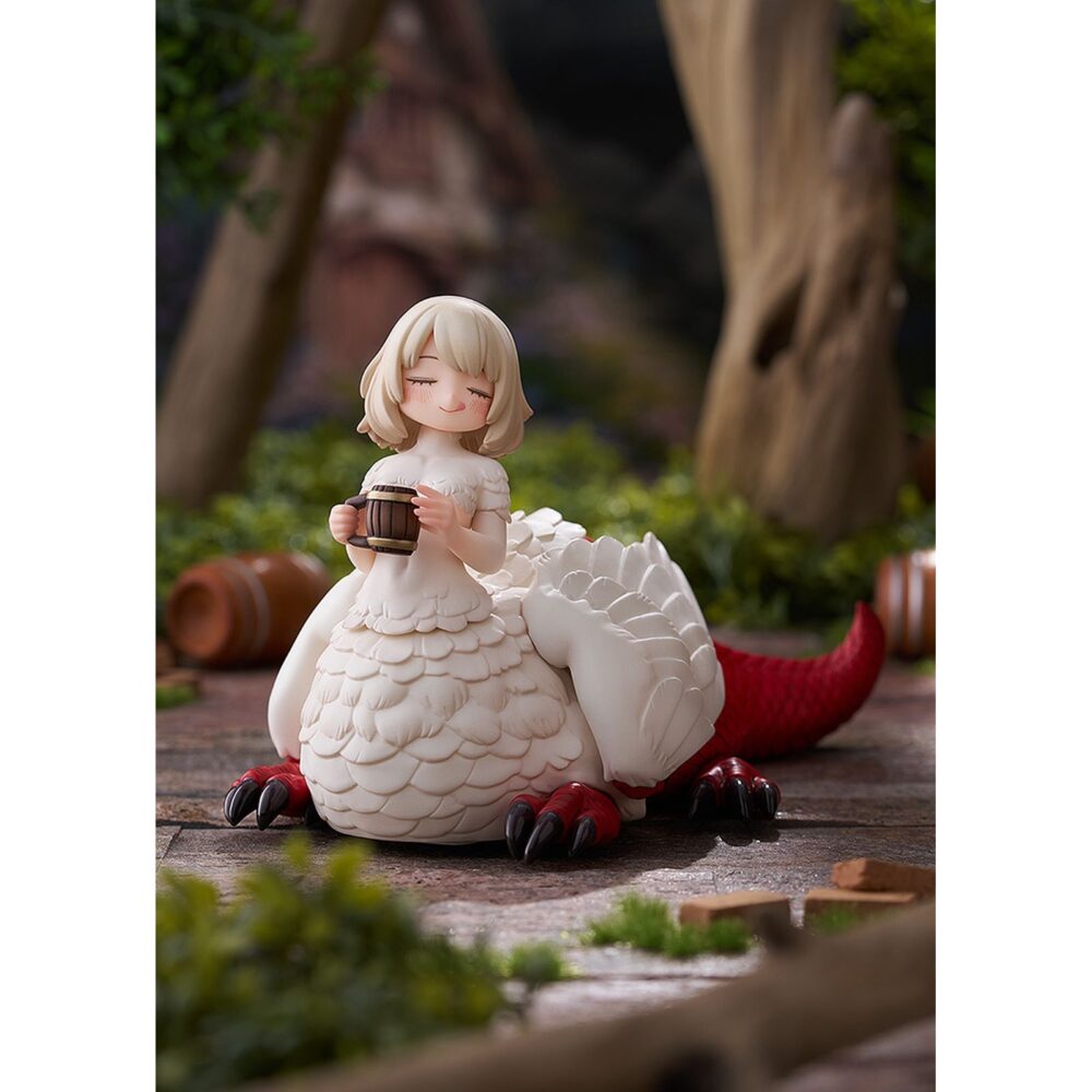 Gochisosama falin (chimera) delicious in dungeon. Kadokawa presenta esta figura de falin en su forma de quimera, satisfecha y agradecida por la comida que ha tomado (gochisosama). La figura del personaje "delicious in dungeon" (o "tragones y mazmorras" en españa) está basada en una escultura del artista shibi, que ha sido reesculpida y recolorada para esta versión fabricada con pvc. Con una longitud de 14,5 cm, representa a falin en su forma quimérica con plumas, garras y una expresión adorable mientras disfruta de la comida. El esculpido captura a la perfección su ternura, incluyendo su cola curvada con expresión de satisfacción.