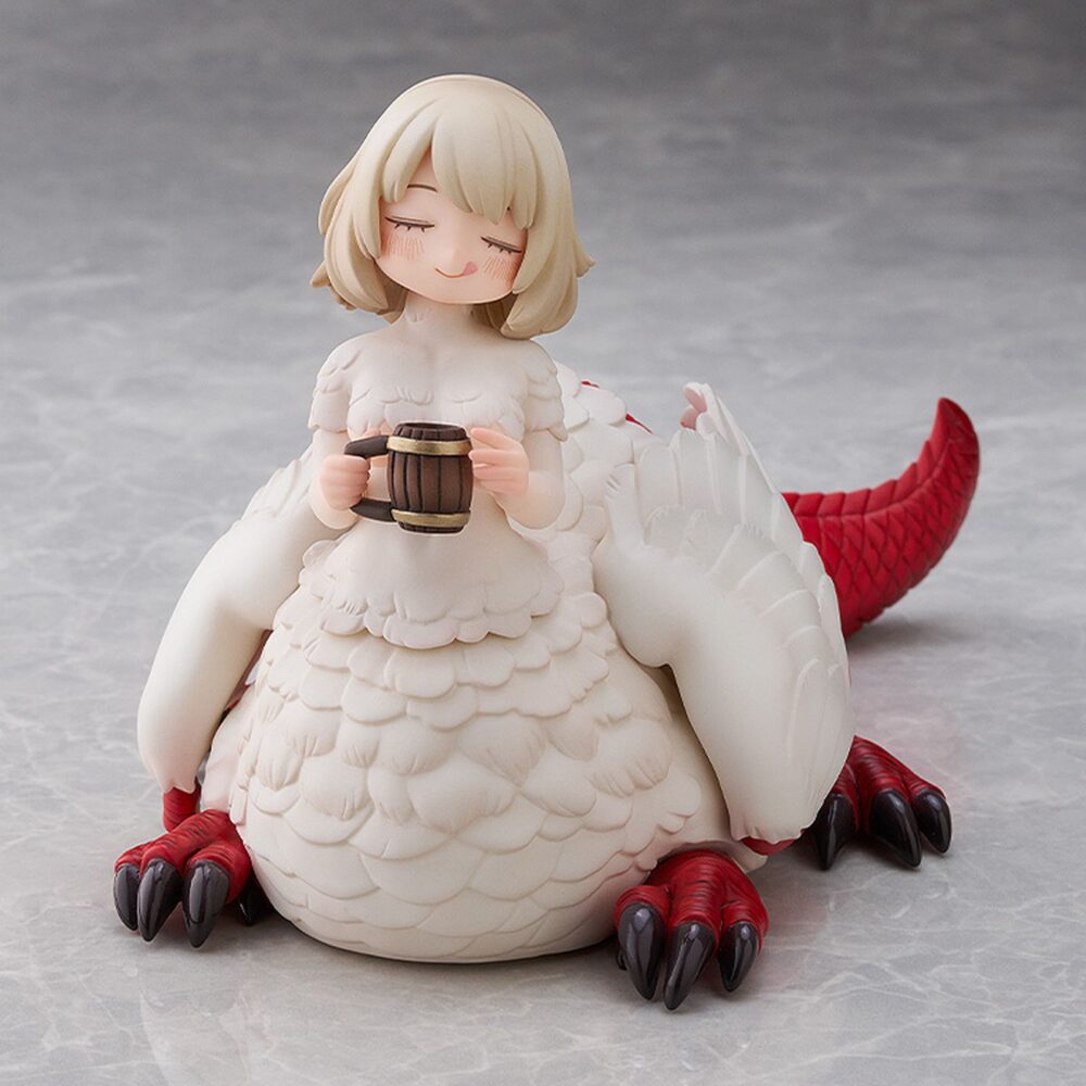 Gochisosama falin (chimera) delicious in dungeon. Kadokawa presenta esta figura de falin en su forma de quimera, satisfecha y agradecida por la comida que ha tomado (gochisosama). La figura del personaje "delicious in dungeon" (o "tragones y mazmorras" en españa) está basada en una escultura del artista shibi, que ha sido reesculpida y recolorada para esta versión fabricada con pvc. Con una longitud de 14,5 cm, representa a falin en su forma quimérica con plumas, garras y una expresión adorable mientras disfruta de la comida. El esculpido captura a la perfección su ternura, incluyendo su cola curvada con expresión de satisfacción.