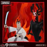 SAMURAI JACK 5 POINTS. Mezco presenta dentro de su colección 5 Points esta figura articulada de 9,5 cm del protagonista de la serie animada "Samurai Jack" de Cartoon Network. Este noble samurái está equipado con 5x brazos intercambiables (2x para pose, 1x para sostener la vaina y 2x para empuñar la katana), 2x partes inferiores para representarle erguido o con las rodillas flexionadas, 1x katana y 1x vaina. Se presenta en blíster retro. Ideal para exhibir con Mad Jack y con Aku (se venden por separado).