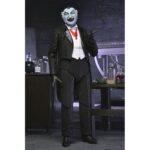 ULTIMATE GRANDPA MUNSTER THE MUNSTERS. Neca incorpora a su colección Ultimate Scale Action esta figura articulada del abuelo Munster basada en el personaja de la serie de televisión de los años 60 “The Munsters” ("La familia Monster" en España). Mide aproximadamente 18 cm y cuenta con un diseño detallado que captura el encanto travieso del personaje interpretado por Al Lewis. Incluye 1x capa de tela, 2x cabezas intercambiables, 5x manos adicionales, 1x pala y 3x vitrales diferentes. Se presenta en una caja con ventana y solapa frontal.