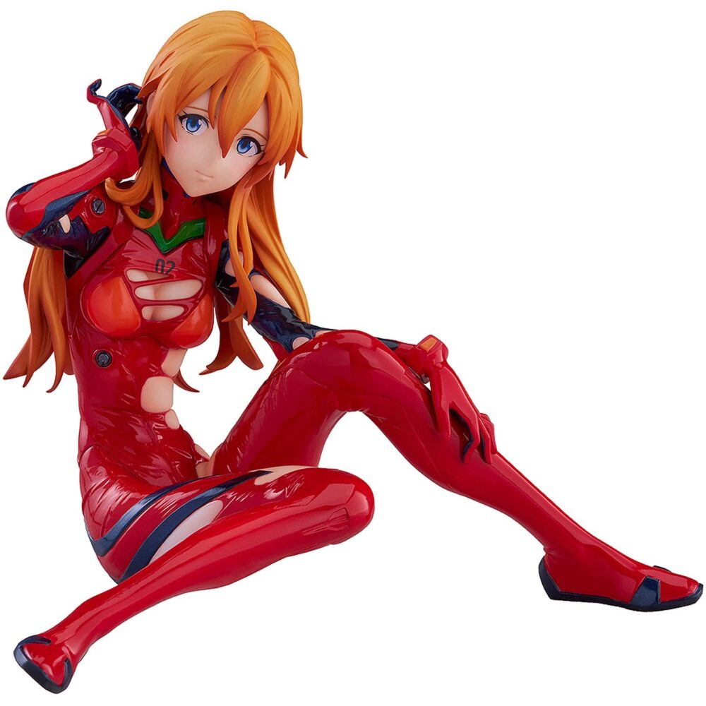 Asuka langley rebuild of evangelion s-fire 1/7. Sega presenta dentro de su línea s-fire esta figura a escala 1/7 de asuka langley, basada en su aparición como pilodo de la eva-02 en la película "rebuild of evangelion". Inspirada en la escena del reencuentro con shinji ikari, presenta una pose relajada con expresión tímida e inocente. El trabajo de pintura brillante y el esculpido detallado del plugsuit reflejan texturas realistas, desde las arrugas hasta la piel visible. Incluye una base circular de tela para su exhibición y mide aproximadamente 12 cm de altura.