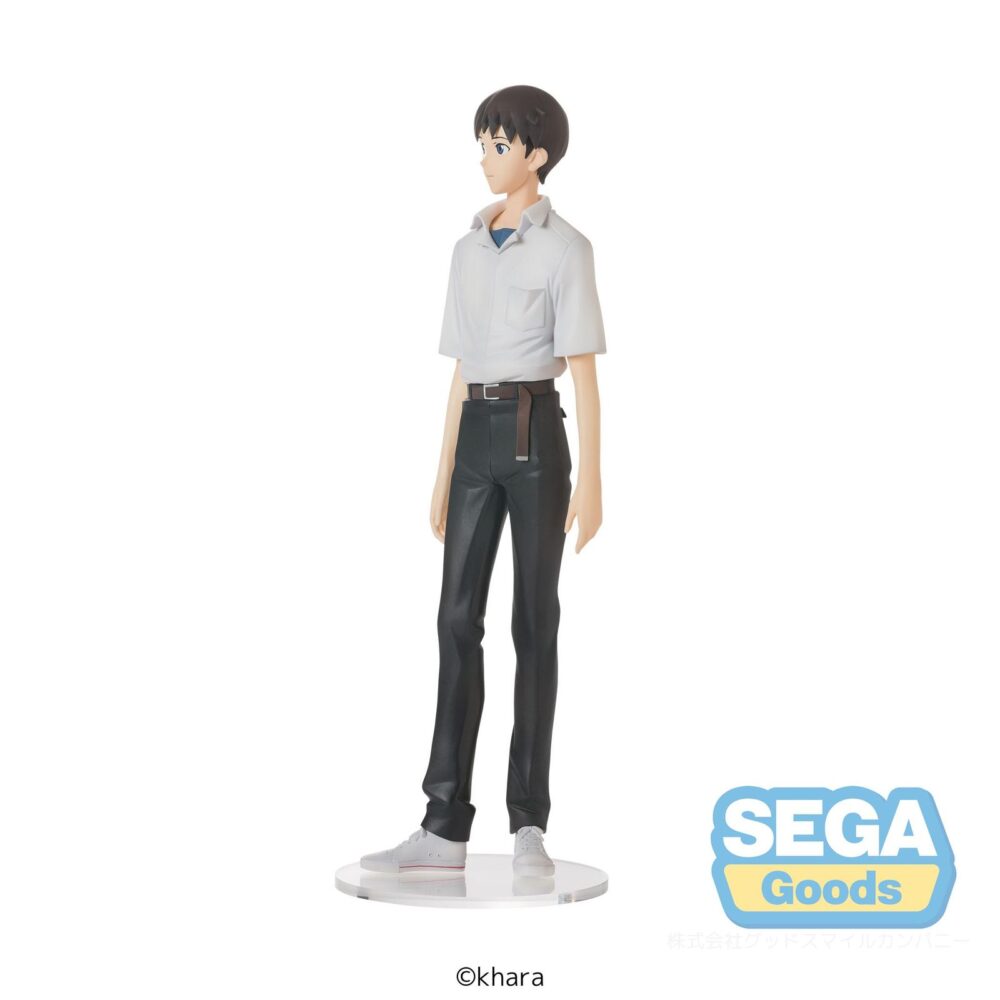 Shinji ikari uniform version rebuild of evangelion high premium. Sega presenta esta figura de shinji ikari en su versión con uniforme, perteneciente a la colección high premium e inspirada en "rebuild of evangelion". Mide unos 22 cm de alto y destaca por su pose relajada y su expresivo diseño. Fabricada en pvc. Ideal para exponer con kaworu nagisa uniform version rebuild of evangelion high premium (se venden por separado).