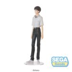 SHINJI IKARI UNIFORM VERSION REBUILD OF EVANGELION HIGH PREMIUM. Sega presenta esta figura de Shinji Ikari en su versión con uniforme, perteneciente a la colección High Premium e inspirada en "Rebuild of Evangelion". Mide unos 22 cm de alto y destaca por su pose relajada y su expresivo diseño. Fabricada en PVC. Ideal para exponer con KAWORU NAGISA UNIFORM VERSION REBUILD OF EVANGELION HIGH PREMIUM (Se venden por separado).