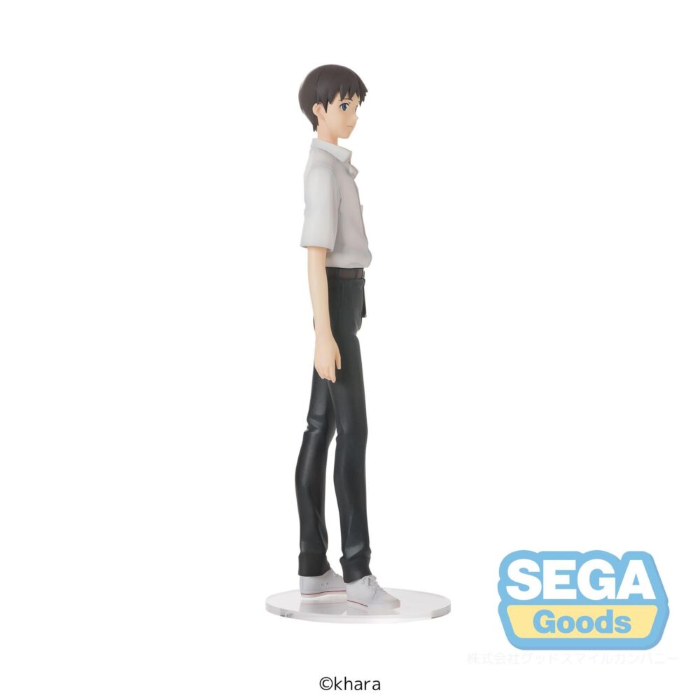 Shinji ikari uniform version rebuild of evangelion high premium. Sega presenta esta figura de shinji ikari en su versión con uniforme, perteneciente a la colección high premium e inspirada en "rebuild of evangelion". Mide unos 22 cm de alto y destaca por su pose relajada y su expresivo diseño. Fabricada en pvc. Ideal para exponer con kaworu nagisa uniform version rebuild of evangelion high premium (se venden por separado).