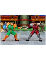 M BISON DELUXE PLAYER 2 EXCLUSIVE ULTRA STREET FIGHTER II. Jada Toys presenta la figura de Bison. Tiene una altura de 17 cm y está basada en el personaje de los videojuegos "Street Fighter". Incluye 3x cabezas extras, 2x pares de manos, 1x efecto de agua, 2x efectos de fuego y 1x base con soporte articulado. Adéntrate en el mundo de la dominación definitiva con la figura de acción a escala 1:12 de M. Bison (Exclusiva de Jugador 2 Deluxe) de Ultra Street Fighter II de Jada Toys. Con su color Verde Jugador 2, esta versión exclusiva del despiadado líder de Shadaloo aporta una nueva amenaza y una energía electrizante al combate. Ya sea desatando su Psycho Power o flotando amenazante sobre sus enemigos, M. Bison es la encarnación de la maldad pura e implacable. Este set premium está repleto de accesorios potentes: (4) esculturas de cabeza completas, incluyendo dos expresiones totalmente nuevas exclusivas de este lanzamiento, (2) esculturas de cabeza adicionales para tu M. Bison Jugador 1, (3) pares de manos, accesorio de cuerpo en llamas con base de exhibición, pieza de efecto Psycho Crusher, pieza de efecto Psycho Power y base. UNIDADES LIMITADAS.