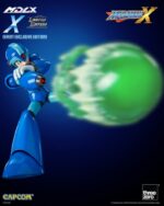 MEGA MAN FIGURA MDLX ROCKMAN X / MEGA MAN X EXCLUSIVE. De la serie de videojuegos Mega Man X (también conocida como Rockman X), threezero se enorgullece de presentar la figura coleccionable MDLX X. Con una altura aproximada de 12,1 cm, la figura coleccionable «Rockman X / Mega Man X» MDLX X está totalmente articulada con aproximadamente 34 puntos de articulación. Cuenta con una estructura que combina metal y piezas de plástico técnico, lo que mejora la rigidez de las articulaciones y proporciona una sensación satisfactoria y robusta al posar y articular la figura, a pesar de su tamaño compacto. «Rockman X / Mega Man X» MDLX X incluye dos placas faciales intercambiables, que ofrecen la opción de cambiar entre expresiones estándar y de enfado. También viene con una pieza del icónico antebrazo X-Buster, intercambiable con el antebrazo izquierdo o derecho, y una pieza de efecto Charge Shot para acoplar a la punta del X-Buster. Las manos intercambiables incluyen un par de manos abiertas y un par de puños, lo que permite a los usuarios recrear una gran variedad de poses dinámicas. Además, cada uno de los pies de MDLX X lleva incorporado un imán que le permite adherirse a superficies metálicas y aumentar su capacidad de juego.