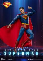 SUPERMAN & KRYPTO SUPERMAN (2025) DYNAMIC ACTION HEROES. Esta figura de acción de Beast Kingdom acompaña a la película Superman (2025). Mide aprox. 21 cm de alto y viene en una caja impresa con otras piezas y accesorios intercambiables. ¡El superhéroe más icónico del Universo DC, Superman, regresa triunfalmente! Inspirado en la próxima película de DC Studios, Superman: 2025, Beast Kingdom presenta con orgullo una nueva versión del Hombre de Acero bajo la línea Dynamic 8ction Heroes (DAH). ¡Adéntrate en Metrópolis y presencia el renacimiento de una leyenda! Elaborada con escultura 3D de alta gama y pintura profesional, esta figura recrea fielmente el nuevo diseño del traje de la película Superman: 2025. Un traje azul marino intenso se complementa con una capa roja brillante, y el clásico emblema "S" en el pecho se presenta en una llamativa escultura tridimensional en rojo y amarillo, que simboliza el resurgimiento de la esperanza y la justicia. La escultura de la cabeza captura la esencia del actor en pantalla, desde su icónico peinado hasta su mirada penetrante y decidida. La figura cuenta con aproximadamente 22 puntos de articulación, lo que permite a los coleccionistas recrear diversas poses clásicas. También incluye cuatro pares de manos intercambiables (puños, manos abiertas, manos que sostienen objetos y manos relajadas) para una exhibición dinámica. Como extra, el set incluye al fiel compañero canino de Superman, Krypto el Superperro, que recrea a la perfección su vínculo heroico y añade aún más valor a tu colección. Estés donde estés, Superman siempre representará el lado más brillante de la humanidad. ¡Deja que este legendario héroe de Krypton brille como la pieza central de tu colección!
