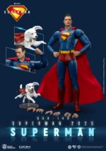 SUPERMAN & KRYPTO SUPERMAN (2025) DYNAMIC ACTION HEROES. Esta figura de acción de Beast Kingdom acompaña a la película Superman (2025). Mide aprox. 21 cm de alto y viene en una caja impresa con otras piezas y accesorios intercambiables. ¡El superhéroe más icónico del Universo DC, Superman, regresa triunfalmente! Inspirado en la próxima película de DC Studios, Superman: 2025, Beast Kingdom presenta con orgullo una nueva versión del Hombre de Acero bajo la línea Dynamic 8ction Heroes (DAH). ¡Adéntrate en Metrópolis y presencia el renacimiento de una leyenda! Elaborada con escultura 3D de alta gama y pintura profesional, esta figura recrea fielmente el nuevo diseño del traje de la película Superman: 2025. Un traje azul marino intenso se complementa con una capa roja brillante, y el clásico emblema "S" en el pecho se presenta en una llamativa escultura tridimensional en rojo y amarillo, que simboliza el resurgimiento de la esperanza y la justicia. La escultura de la cabeza captura la esencia del actor en pantalla, desde su icónico peinado hasta su mirada penetrante y decidida. La figura cuenta con aproximadamente 22 puntos de articulación, lo que permite a los coleccionistas recrear diversas poses clásicas. También incluye cuatro pares de manos intercambiables (puños, manos abiertas, manos que sostienen objetos y manos relajadas) para una exhibición dinámica. Como extra, el set incluye al fiel compañero canino de Superman, Krypto el Superperro, que recrea a la perfección su vínculo heroico y añade aún más valor a tu colección. Estés donde estés, Superman siempre representará el lado más brillante de la humanidad. ¡Deja que este legendario héroe de Krypton brille como la pieza central de tu colección!