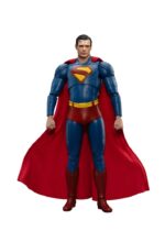 SUPERMAN & KRYPTO SUPERMAN (2025) DYNAMIC ACTION HEROES. Esta figura de acción de Beast Kingdom acompaña a la película Superman (2025). Mide aprox. 21 cm de alto y viene en una caja impresa con otras piezas y accesorios intercambiables. ¡El superhéroe más icónico del Universo DC, Superman, regresa triunfalmente! Inspirado en la próxima película de DC Studios, Superman: 2025, Beast Kingdom presenta con orgullo una nueva versión del Hombre de Acero bajo la línea Dynamic 8ction Heroes (DAH). ¡Adéntrate en Metrópolis y presencia el renacimiento de una leyenda! Elaborada con escultura 3D de alta gama y pintura profesional, esta figura recrea fielmente el nuevo diseño del traje de la película Superman: 2025. Un traje azul marino intenso se complementa con una capa roja brillante, y el clásico emblema "S" en el pecho se presenta en una llamativa escultura tridimensional en rojo y amarillo, que simboliza el resurgimiento de la esperanza y la justicia. La escultura de la cabeza captura la esencia del actor en pantalla, desde su icónico peinado hasta su mirada penetrante y decidida. La figura cuenta con aproximadamente 22 puntos de articulación, lo que permite a los coleccionistas recrear diversas poses clásicas. También incluye cuatro pares de manos intercambiables (puños, manos abiertas, manos que sostienen objetos y manos relajadas) para una exhibición dinámica. Como extra, el set incluye al fiel compañero canino de Superman, Krypto el Superperro, que recrea a la perfección su vínculo heroico y añade aún más valor a tu colección. Estés donde estés, Superman siempre representará el lado más brillante de la humanidad. ¡Deja que este legendario héroe de Krypton brille como la pieza central de tu colección!