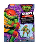 RAPHAEL TORTUGAS NINJA CAOS MUTANTE FIGURA GIGANTE. ¡Cowabunga-Las Tortugas Ninja están de vuelta! Rafael mide aprox. 30 cm de alto, incluido el arma, con un diseño fiel al de la película. Raphael es un bocazas y tiene grandes sueños, que (sin ningún orden en particular) incluyen dar un puñetazo tan fuerte a alguien que vomite y convertirse en luchador de artes marciales mixtas. Juntos, él y sus hermanos salen de las alcantarillas hacia la ciudad, luchan contra el crimen y aprenden la importancia de trabajar juntos. Características: Raph mide 30 cm de alto y está muy detallado con un diseño personalizado y decoraciones a juego con su personaje de la película. Raph tiene 7 puntos de movimiento para conseguir fantásticas posiciones de combate llenas de acción. Raph está listo para la batalla con su icónico Gemelo Tsai.