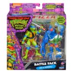 LEONARDO VS. SUPER FLY FIGURAS LAS TORTUGAS NINJA. Prepárate para una batalla épica con el pack de 2 figuras Leonardo vs Super Fly de Teenage Mutant Ninja Turtles. Ambas figuras están altamente detalladas con arañazos, cicatrices y moratones de su batalla. Las figuras vienen en una caja con ventana que incluye un llamativo diorama de fondo ilustrado sobre el que colocar las figuras. Se puede exhibir junto a DONATELLO VS. BEBOP FIGURAS LAS TORTUGAS NINJA, los dioramas se pueden juntar para crear una emocionante escena de fondo.(se venden por separado). AUTÉNTICO: Leo mide 11,4 cm y Super Fly 10,8 cm. Ambas figuras están muy detalladas y presentan cicatrices de batalla. EXTREMADAMENTE MÓVILES: Leo y Super Fly tienen hasta 12 puntos de articulación para adoptar posturas de combate llenas de acción ACCESORIOS: Cada figura viene con sus propios accesorios para armas DIORAMA DE FONDO: Presenta un llamativo diorama ilustrado que proporciona un gran telón de fondo para la batalla entre Leo y Super Fly
