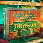 CÓMO ENTRENAR A TU DRAGÓN HICCUP´S MEMORIES KIT. Doctor Collector presenta este kit para coleccionistas. Adéntrate en el mundo de los vikingos y los dragones con esta exclusiva caja coleccionista de Cómo entrenar a tu dragón. Revive la historia de esta querida saga a través de los ojos de Hipo como nunca antes lo habías hecho. Cada artículo de esta caja es una parte del viaje de Hipo. No te pierdas esta oportunidad única de poseer una parte de la historia de Cómo entrenar a tu dragón y llevarte a casa la leyenda de Berk.