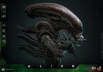 BIG CHAP ALIEN MOVIE MASTERPIECE HOT TOYS 1/6. La saga cinematográfica Alien se ha convertido en un pilar fundamental del género de ciencia ficción, con la clásica película Alien de 1979 a la cabeza. «Big Chap» es el popular apodo del dron Xenomorfo en esta icónica película. Creada por el visionario H.R. Giger, esta escalofriante criatura captura la esencia del miedo con su aspecto elegante y biomecánico y su cabeza larga y amenazante. Como auténtico símbolo del terror primitivo, Big Chap ha cautivado al público durante décadas, consolidando su lugar en la historia del terror de ciencia ficción. Hoy, Hot Toys se complace en presentar la figura coleccionable Big Chap de Alien a escala 1/6, que da vida a este clásico personaje con un mayor nivel de detalle y realismo.